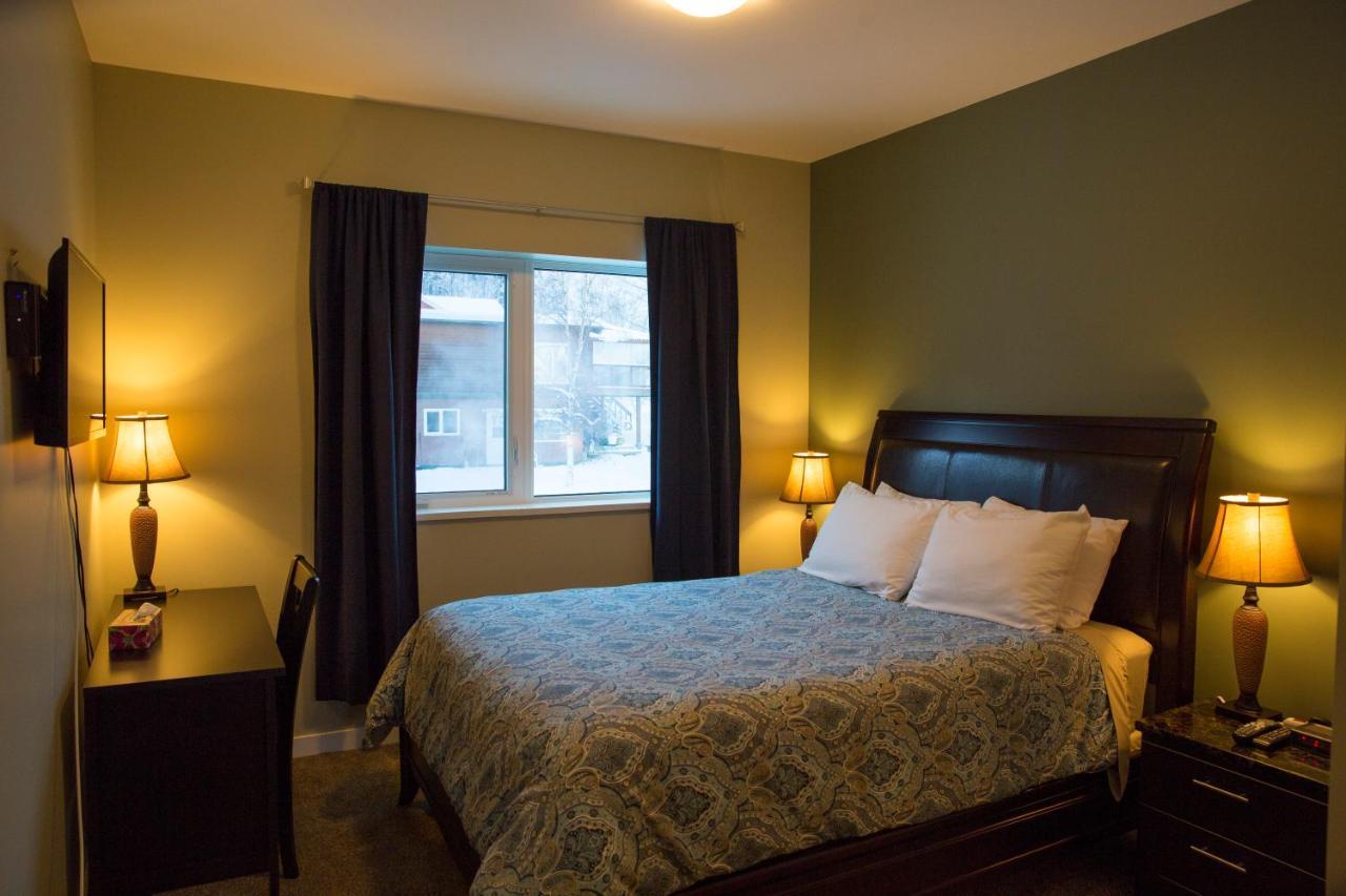 Downtown Whitehorse Deluxe 2 Bedroom Condo Exteriör bild