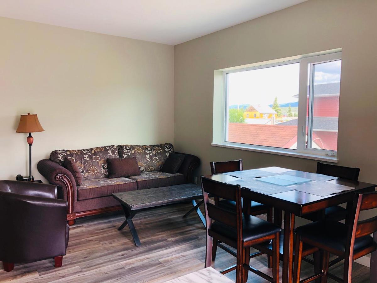 Downtown Whitehorse Deluxe 2 Bedroom Condo Exteriör bild
